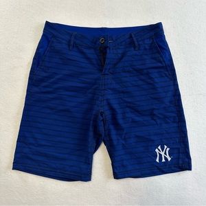 New York Yankees MLB Repeat Logo Bermuda Slacks Golf Shorts Size 34 Large